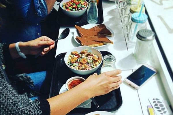 On a testé #Flakes, le #bar à #céréales pour les fans des 90's à #Paris buff.ly/2thXVnz @le_clubsandwich #Food #FastFood #Restaurant