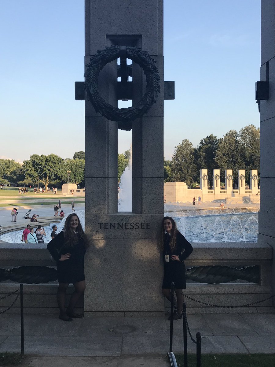MeigsFFA's tweet photo. Day 2 ended with a night tour of some of the most beautiful monuments in the country 😍 https://t.co/761MDeoifA