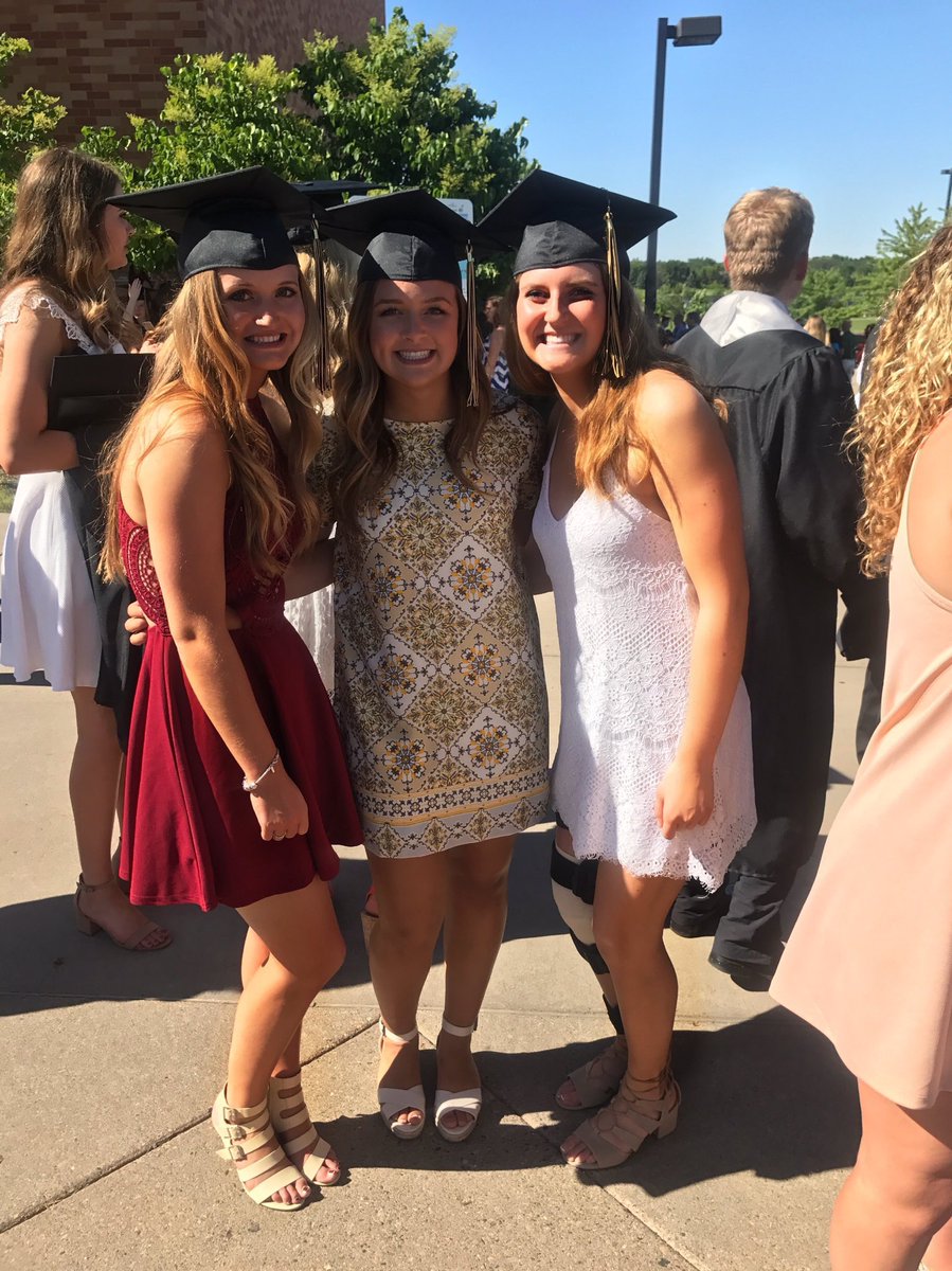 mariahfenwick24's tweet photo. Happy 18th birthday Dre💗💗 can't wait for next year love you so much😚 @AndreaArntzen8 https://t.co/bJa1gPQ9a6
