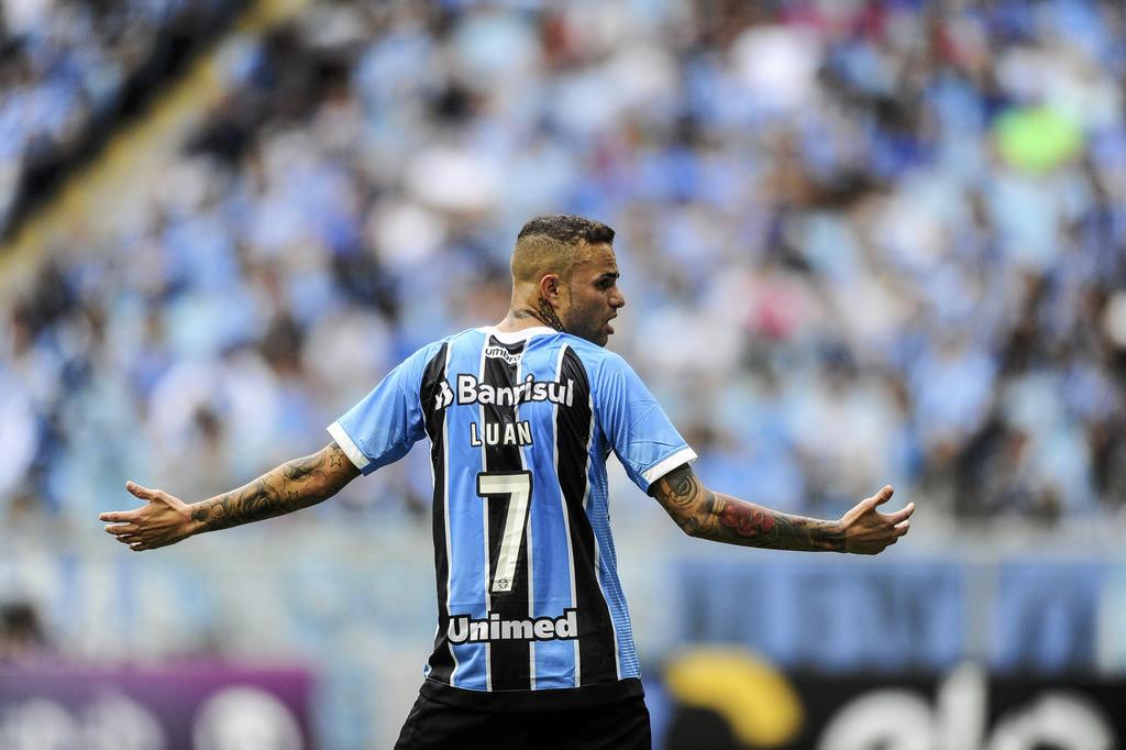 gzhdigital's tweet photo. David Coimbra: "Nunca um time gaúcho jogou como o @Gremio" #ColunistasZH https://t.co/byEvgJufa0 https://t.co/OrLT176Hl1