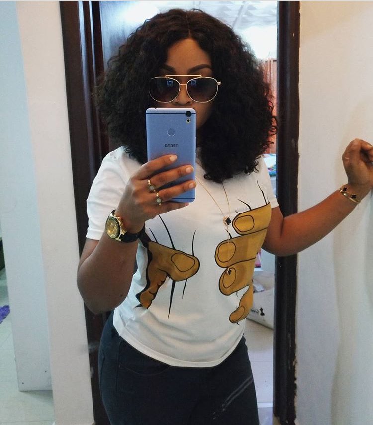 realmercyaigbe's tweet photo. Crushing on my new Tecno camon CX. Manchester City limited edition phone 😍😍😍😍 https://t.co/i5F12YphlJ
