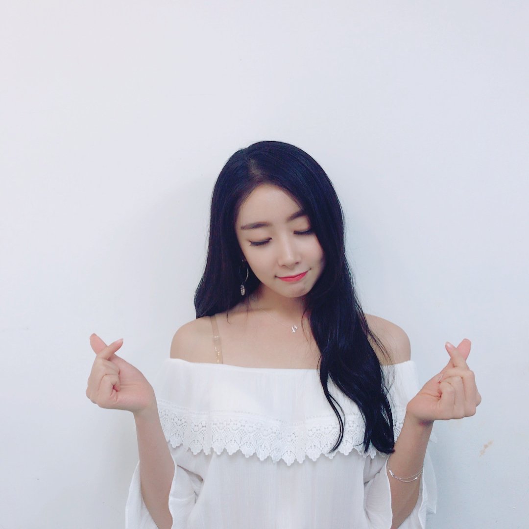 stellar_snaps's tweet photo. [GAYOUNG INSTAGRAM(3P)] gy_stellar: Gooooood night 🕊💕
#스텔라 #stellar #가영 #gayou... https://t.co/MmZmfYlyip #kpopsnaps https://t.co/ufL26sjRPe