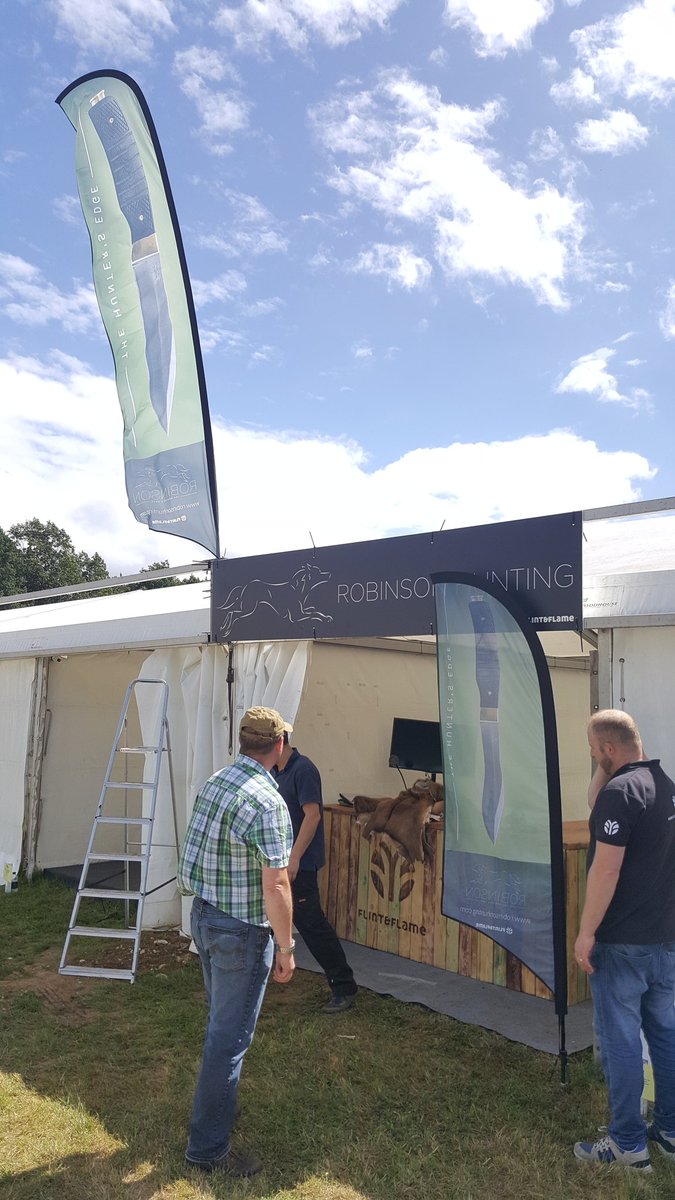 robinsonhunting's tweet photo. Stand looking amazing. @MikeRob79016650 directing operations. See Robinson Deer Knife Gunmakers Row E656. @TheGameFair @BASCnews https://t.co/F2DYfegqDk