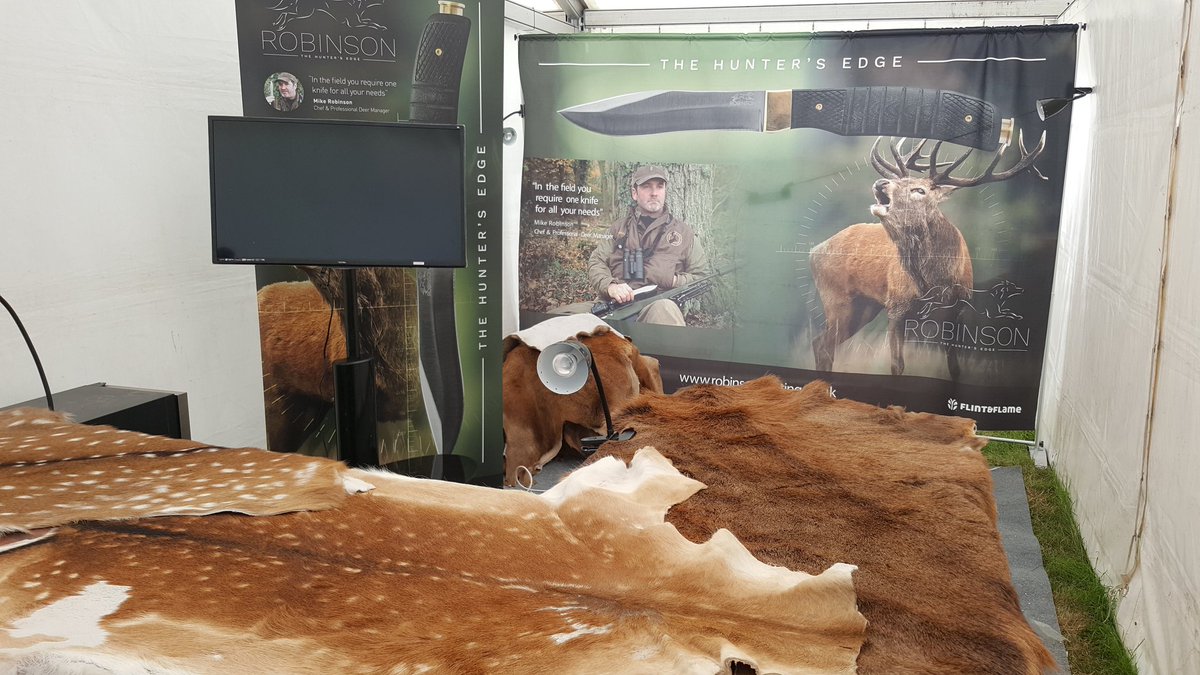 robinsonhunting's tweet photo. Stand looking amazing. @MikeRob79016650 directing operations. See Robinson Deer Knife Gunmakers Row E656. @TheGameFair @BASCnews https://t.co/F2DYfegqDk