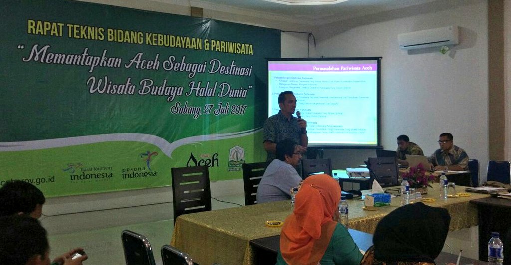 aceh_disbudpar's tweet photo. @Kemenpar_RI @indtravel @acetourism @humasaceh @ayo_jalan2 @ceritadestinasi @budayasaya @infobudaya @Rahmadhani1111 @ilovesabang Rapat Teknis mengangkat tema "Menetapkan Aceh sebagai Destinasi Wisata Budaya Halal Dunia" https://t.co/Oqe3v9rdpz