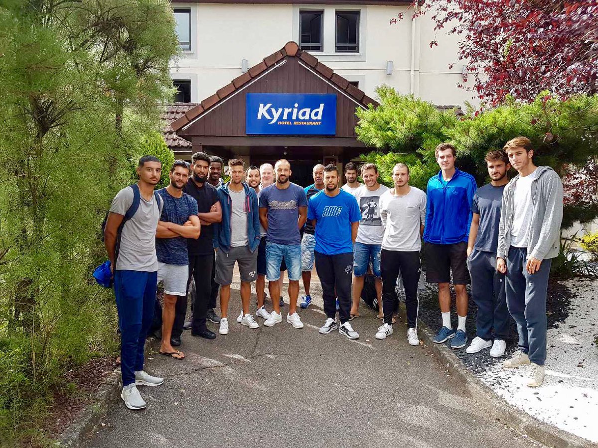 DMH_Officiel's tweet photo. C'est l'heure de la reprise pour les joueurs et le staff du #DBHB ! La #Saison20172018 de @Proligue est lancée ! 💪🏼 https://t.co/7rc7Ab6sEc