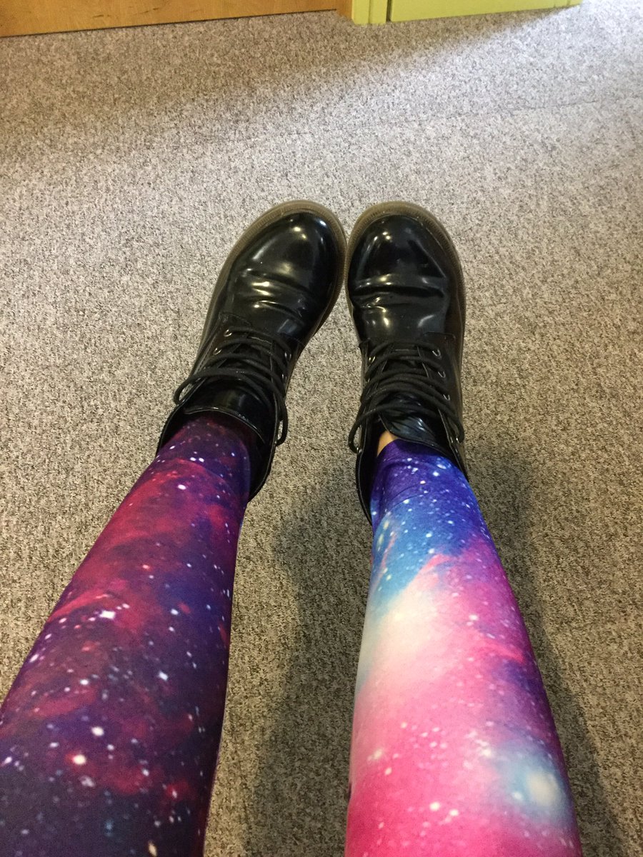 Vee_OTA's tweet photo. It's festival day at Woodland House! #occupationaltherapy #mentalhealth #slamnhs #camhs #festival https://t.co/BZV1ZuLsGU