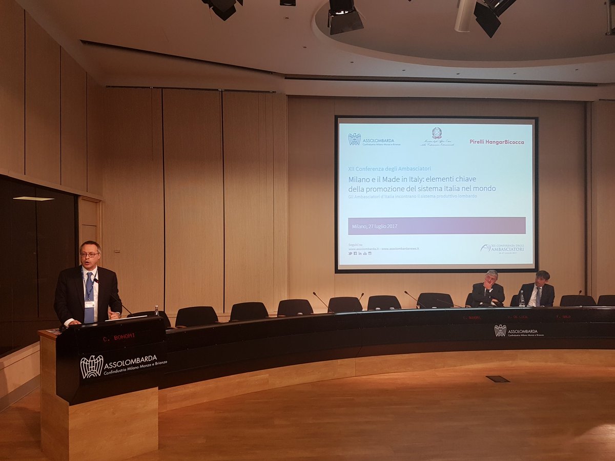 CarloBonomi_'s tweet photo. #ConfAmb2017 La business community 🇮🇹 può divenire una risorsa strategica per @ItalyMFA. Un’unica voce per la promozione del #MadeinItaly https://t.co/FQipSrsEWI