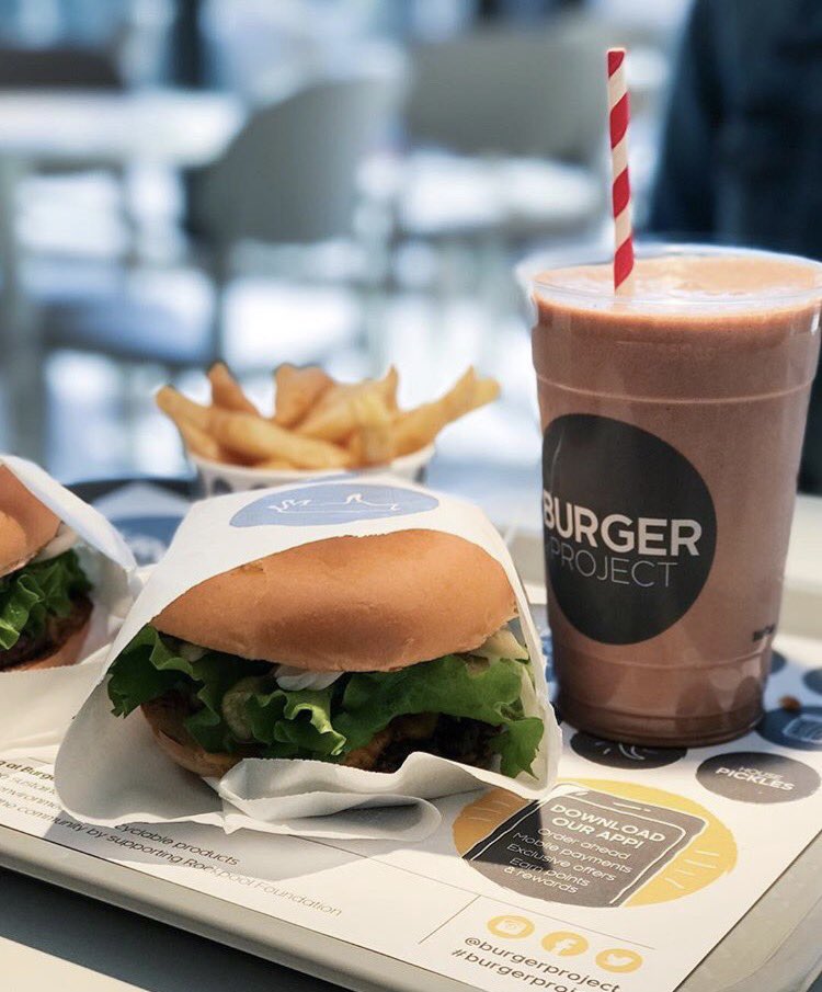 _burgerproject's tweet photo. Hello, is it me your lookin' for? #valrhona #thickshake #burger #chips #burgerproject #fastfoodslowfoodvalues https://t.co/E7otx2XPHq