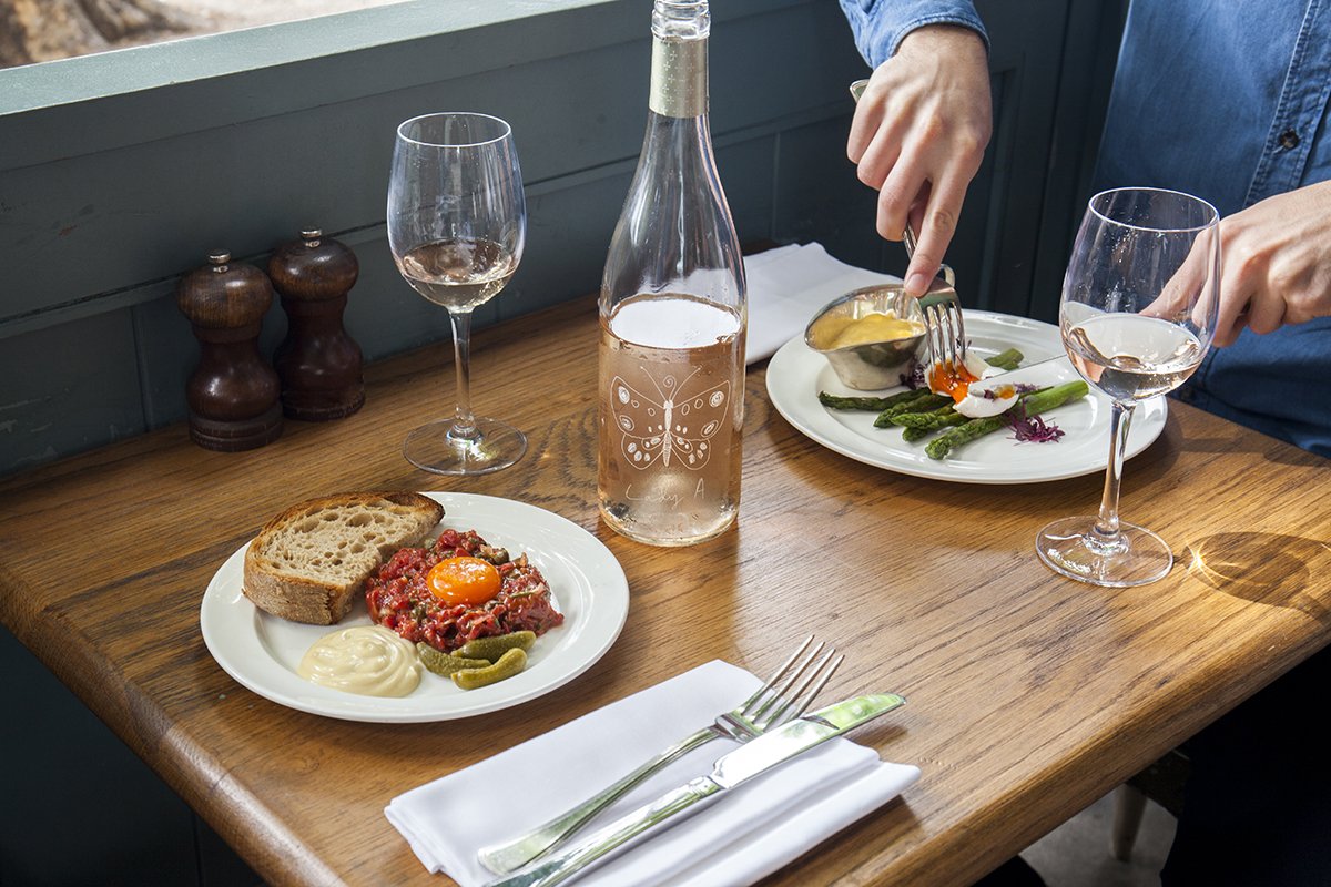sohohousefour's tweet photo. Have you tried Soho House's exclusive new wine, Lady A, yet? https://t.co/zm6gBQ4Q05 https://t.co/sraVfR8Hv6