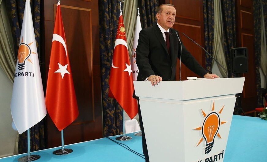 recep_konuk's tweet photo. Genel Merkezimizde Cumhurbaşkanımız ve Genel Başkanımız Sn. @RT_Erdogan 'ın başkanlığında istişare ve değerlendirme toplantımızı yaptık https://t.co/JNSreqV2g5