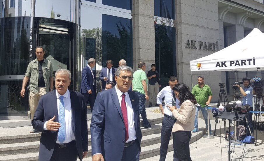 recep_konuk's tweet photo. Genel Merkezimizde Cumhurbaşkanımız ve Genel Başkanımız Sn. @RT_Erdogan 'ın başkanlığında istişare ve değerlendirme toplantımızı yaptık https://t.co/JNSreqV2g5