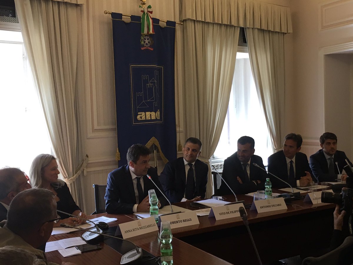 agenziademanio's tweet image. Un operazione costruita con grande lavoro tecnico che permette di #rigenerare il patrimonio #immobiliare senza indebitamento #pubblico #MEF