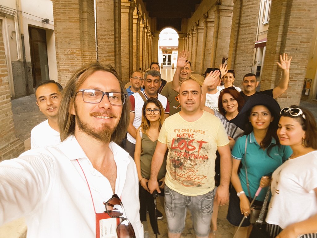 Markollen's tweet photo. Gruppi speciali per #visiteguidate speciali con @Guidopolis_RN. Clienti dall' #Azerbaijan 🇦🇿 a #Rimini :) #ErboZeta https://t.co/qV7FdPBft7