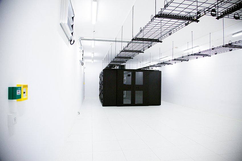 SystemNet2014's tweet photo. Nouvelles Baies Rajoutées ! Venez vous installer !!!
#DataCenter #Housing #TransitIP #Peering https://t.co/8sr6FN2Ddw
