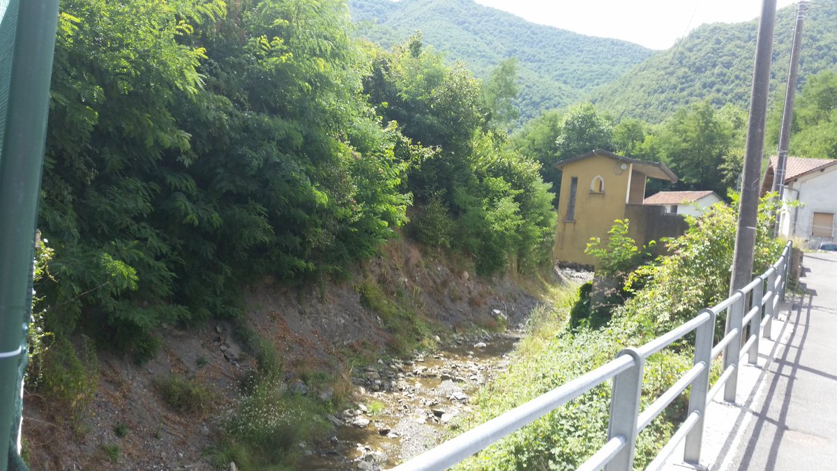 enzomelillo1's tweet photo. Alle 14 il #tg itinerante della @TgrLiguria da #Montoggio, che si rialza dopo i danni delle alluvioni del 2014 e 2015 @TgrRai https://t.co/IQ1qajUXXn