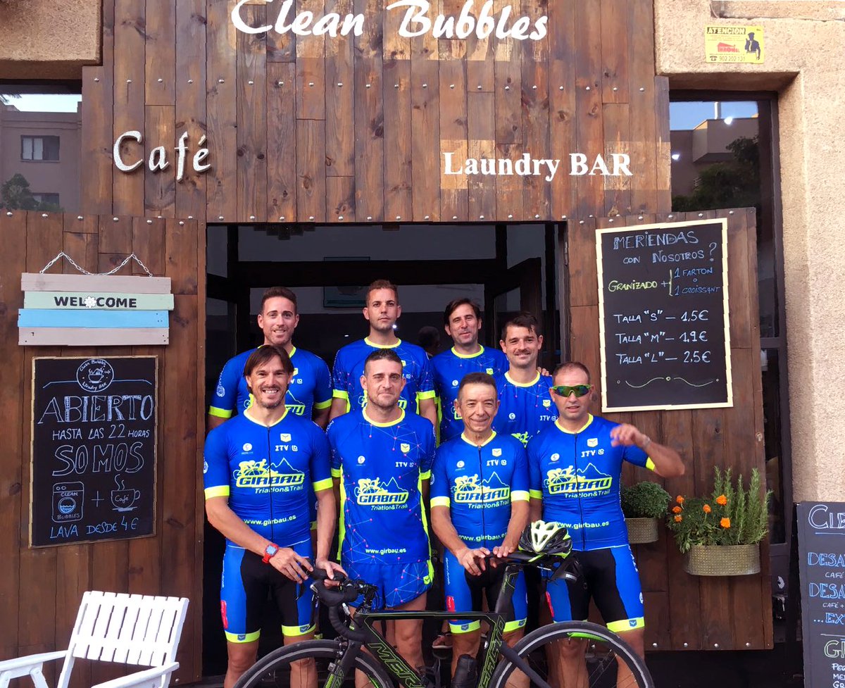 GirbauGroup's tweet photo. El equipo Girbau Triatlón &amp; Trail estrena equipación -- The Girbau Triatlón &amp; Trail team launches equipment #Alicante #Murcia #CleanBubbles https://t.co/1yHwSOVG2p