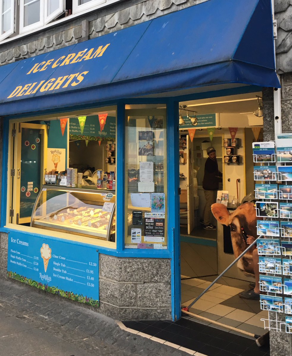 we share the best @ VIPG, Today Ice Cream Delight #StIves proved #Roskilly ice cream is the best and their scoops are generous! #Cornwall