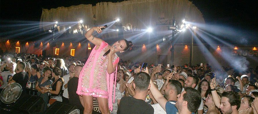 ayakligazete's tweet photo. DEMET AKALIN HEM EĞLENDİ HEM EĞLENDİRDİ @DemetAkalin #demetakalin
https://t.co/VFsaQvffCF https://t.co/2p0uIryv0E