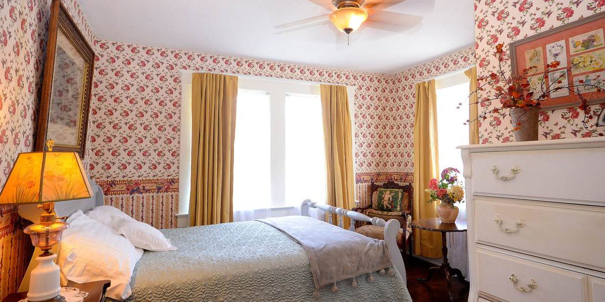 PPlaceInn's tweet image. Our Beautiful main house 3 bedroom suite! Book today! #sanfordvacationrental #sanfordinn
parkplaceinnandcottages.com/rooms/class/pa…