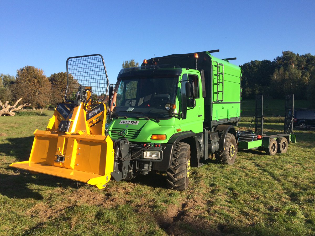 Unimogs_UK's tweet photo. Sold last year to our customer Ed, he sent us this image of his U500 out working #unimog  #atkinsonvos #chipbox https://t.co/HGROJUDwfa https://t.co/VK1ahN5kXW