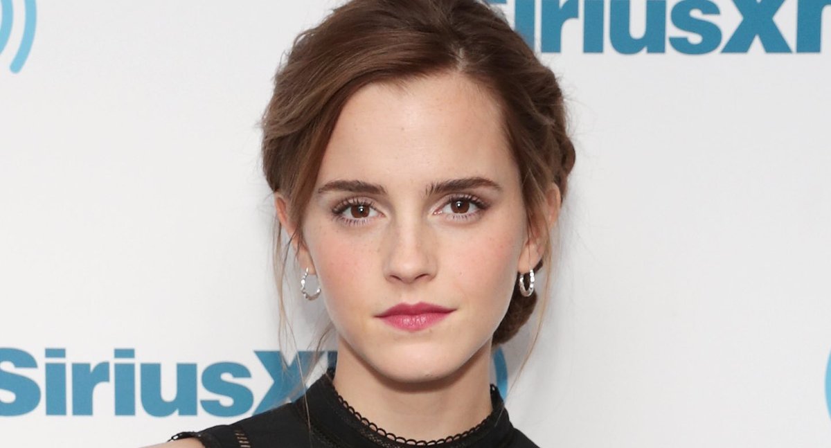 EmWatsonJP's tweet photo. エマ・ワトソン：『恋人ついては話さない。これは私の中で徹底している決まり。ハリウッドではデート相手を映画のPRに関連づけて、まるでパフォーマンスやサーカスみたいな騒ぎにしてしまう。私と一緒にいる人がショーや演技の一部だと感じてしまうのは耐えられないわ。』
(インタビュー意訳) https://t.co/ne3u1VCEIj