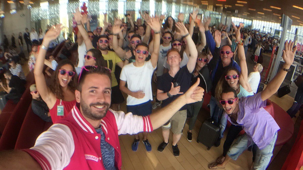 Fabienjora's tweet photo. Gate Party Pour Le vol spécial #tomorrowland WE2 avec @aeroport_tls et @ToulouseFM #Tomorrowland2017 #gateparty https://t.co/rAHycTXKtX