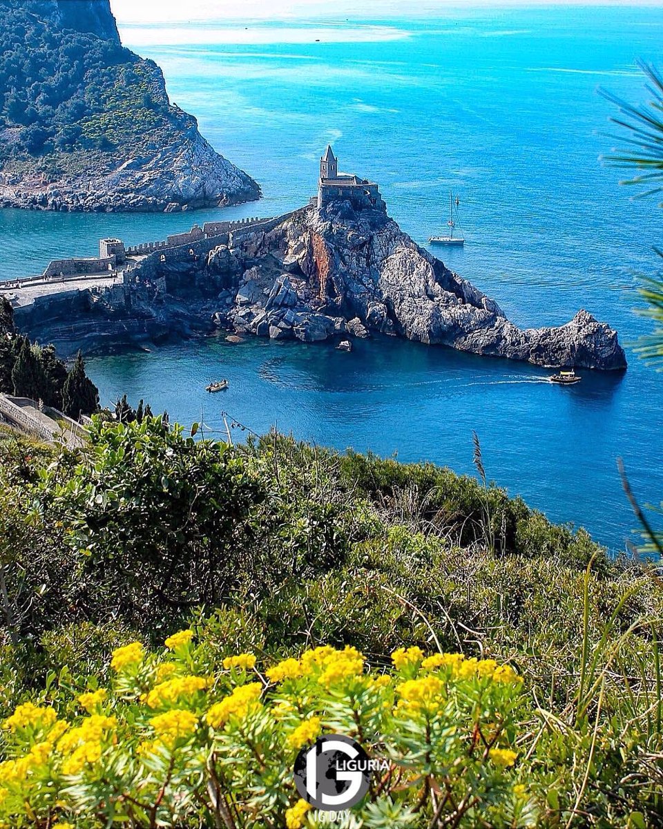 Come stancarsi di uno spettacolo così?
📸 <a href="/pinkines/">Ines Ward</a>
📍#Portovenere #liguria #cinqueterre #Italia #italy #ig_liguria