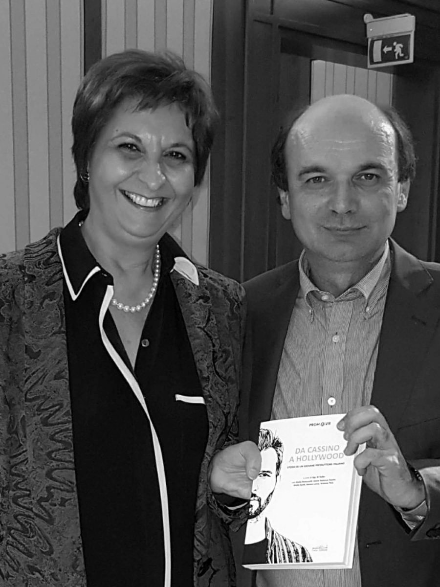 promovieteam's tweet photo. Anche @RosaMDiGiorgi vicepresidente del Senato ha ricevuto e aprezzato #DaCassinoaHollywood #promovie https://t.co/cgQvHmmQLb