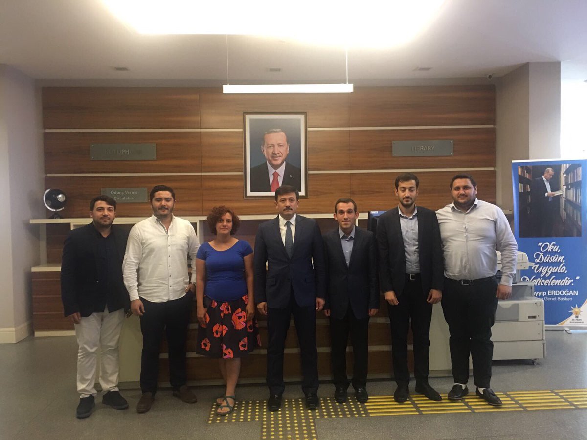 Gençlik kolları AR-GE birimiyle yapılacak projeler hakkında toplantı gerçekleştirdik.