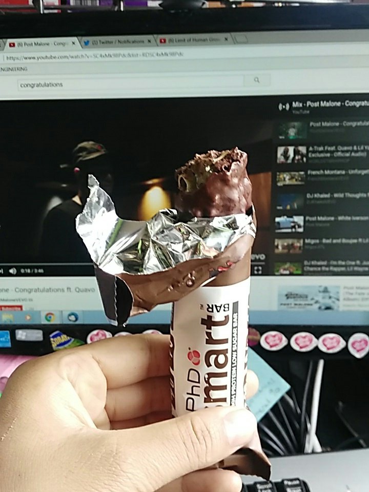 bodymanialtd's tweet photo. #omg these @PhDNutritionUK #protein #carbbars are #onfleek they are #LIT #ChocolateLover is here.. the taste is #offthechart #lowcarb #Diet https://t.co/03GYcw7UNZ