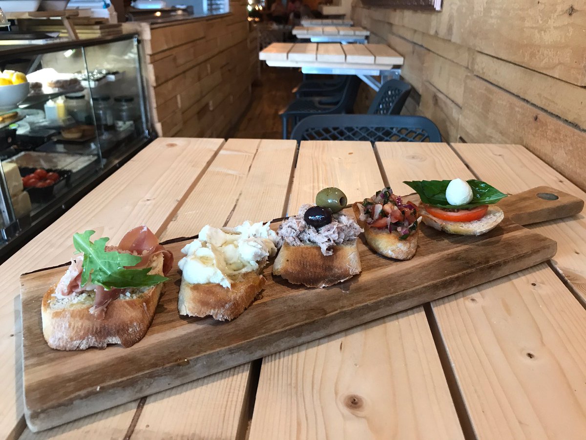 ReProgramUK's tweet photo. If you need another reason to attend our ReProgram event tonight, just look at these canapรฉs from @NineYards_CRDF ๐ https://t.co/gP7KAtZtQu https://t.co/Z54THZh5r8