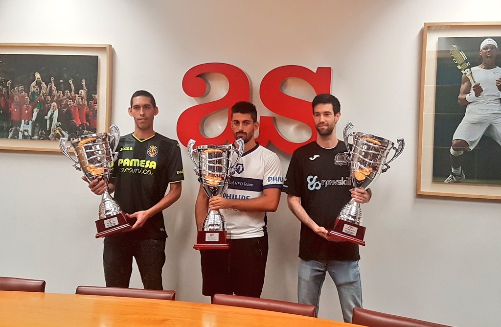 VFOspain's tweet photo. Hoy en el @diarioas se han entregado los trofeos a los campeones de la #CopaASVFO al @CVFeSports, @TeamPhilipsHue y @Providence_Team 🏆⚽📰 https://t.co/DkAjyqYP4n