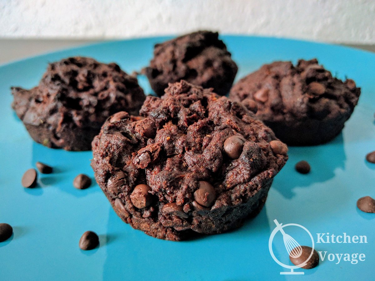 KitchenVoyage's tweet photo. Double #Chocolate Zucchini #Muffins? Yes, please! Suitable for #vegans too! 😃
#Recipe for these #delicious #treats 👇
https://t.co/2PzTLL5NCk https://t.co/LDNnUGo6Cl