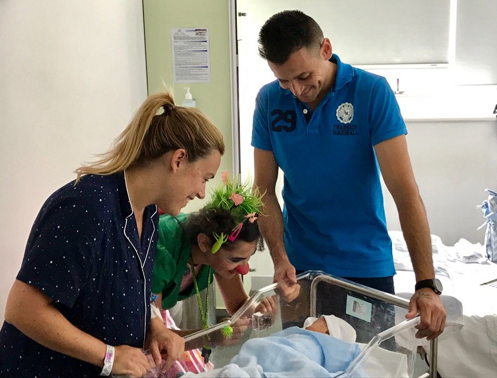 festiclown's tweet photo. #LauraMandarina amosou hoxe no Hospital do Salnés o labor dunha artista hospitalaria. Vai dar máis detalles no seu obradoiro da #Formaclown! https://t.co/6jThzL5ta9
