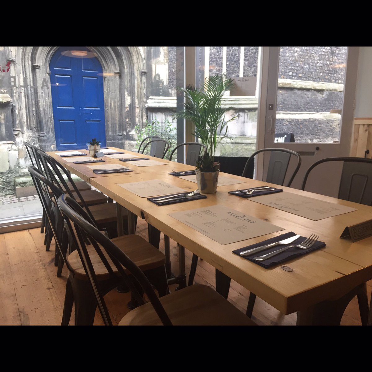 Call us now to book a table 🍸🐓
01603 928282 #Norwich #Norfolk #NorwichLanes #Food #Foodie #Chef #ChefLife #Pintxos #Cocktails #Mixology