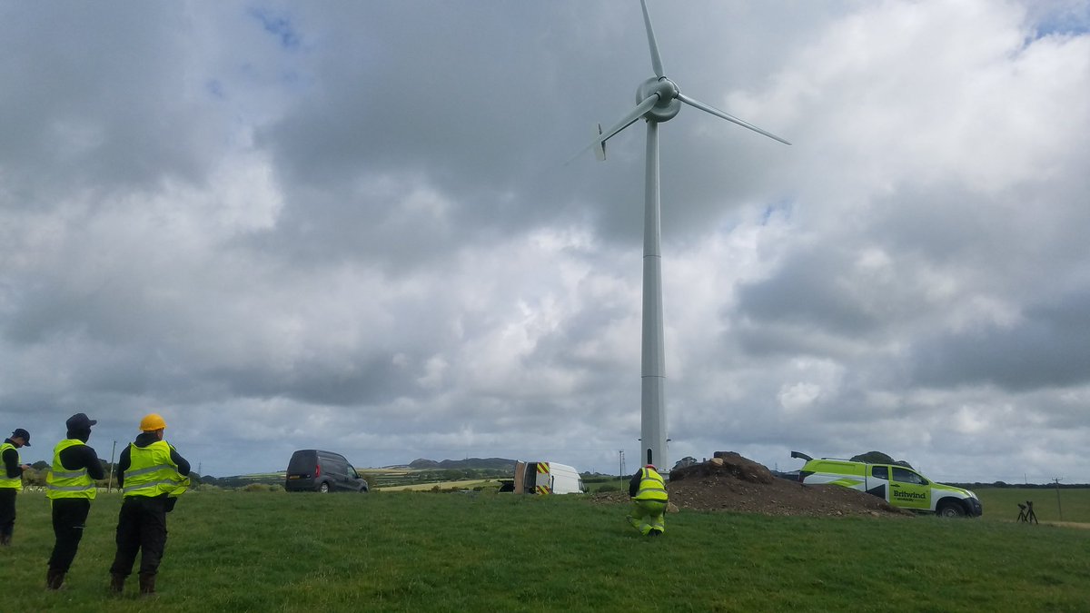 crefftmedia's tweet photo. Great day filming with @britwind today erecting a new turbine in Llanerchymedd, brilliant to see more use of renewable energy on Anglesey https://t.co/Lh7EQhmrMl