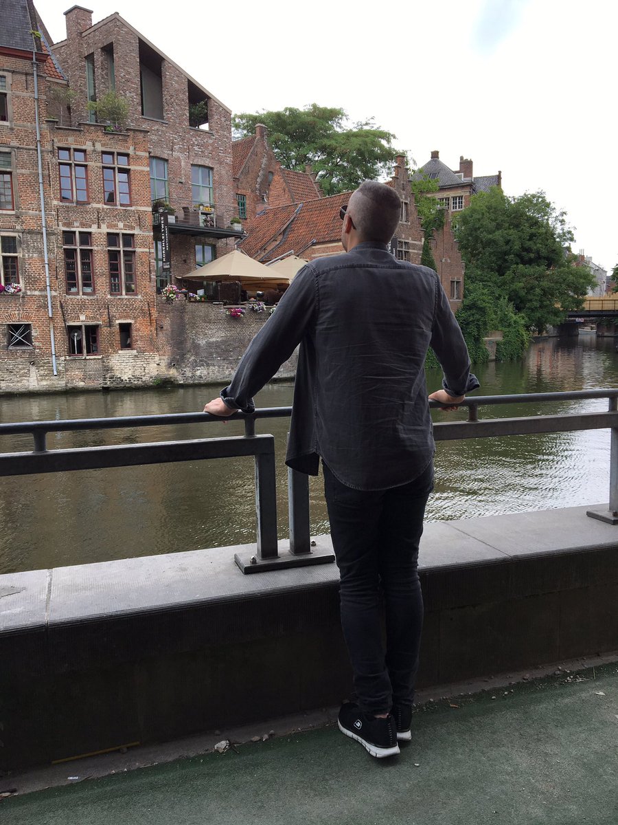 emciki's tweet photo. Belgium/Ghent #visitingsister#holiday https://t.co/eS7ug6wJRZ