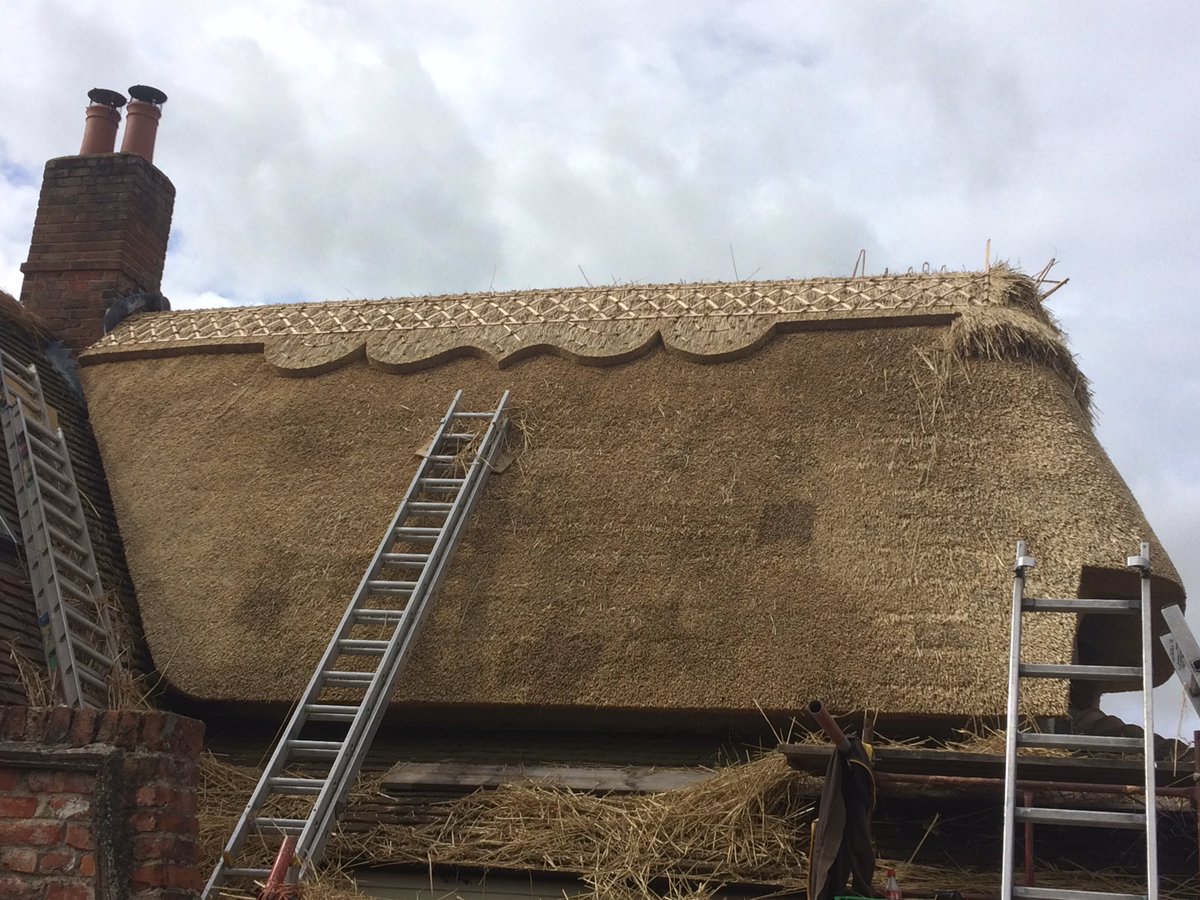 LdthatchingLee's tweet photo. #ldthatching cutting out ridge pattern https://t.co/JBJkgspgzy