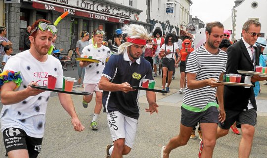 FFACOMMERCANTS's tweet image. #Carentec - #Course des #garçons de #café : un succès !letelegramme.fr/finistere/cara… letelegramme.fr/finistere/cara…