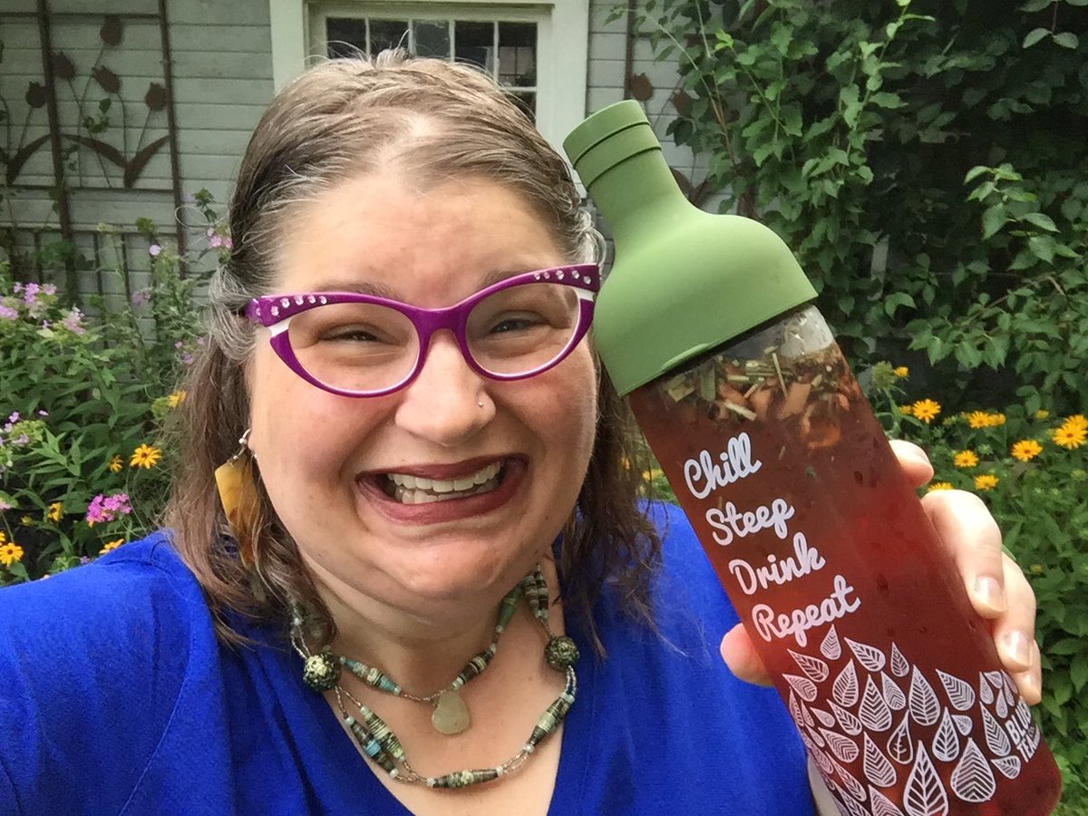 KerrieEKaufmann's tweet photo. Thirsty Thursday- what's quenching your thirst today? Me? Bluebird Tea. #bluebirdtea #pineappleminttea https://t.co/Svc0IzyGZK