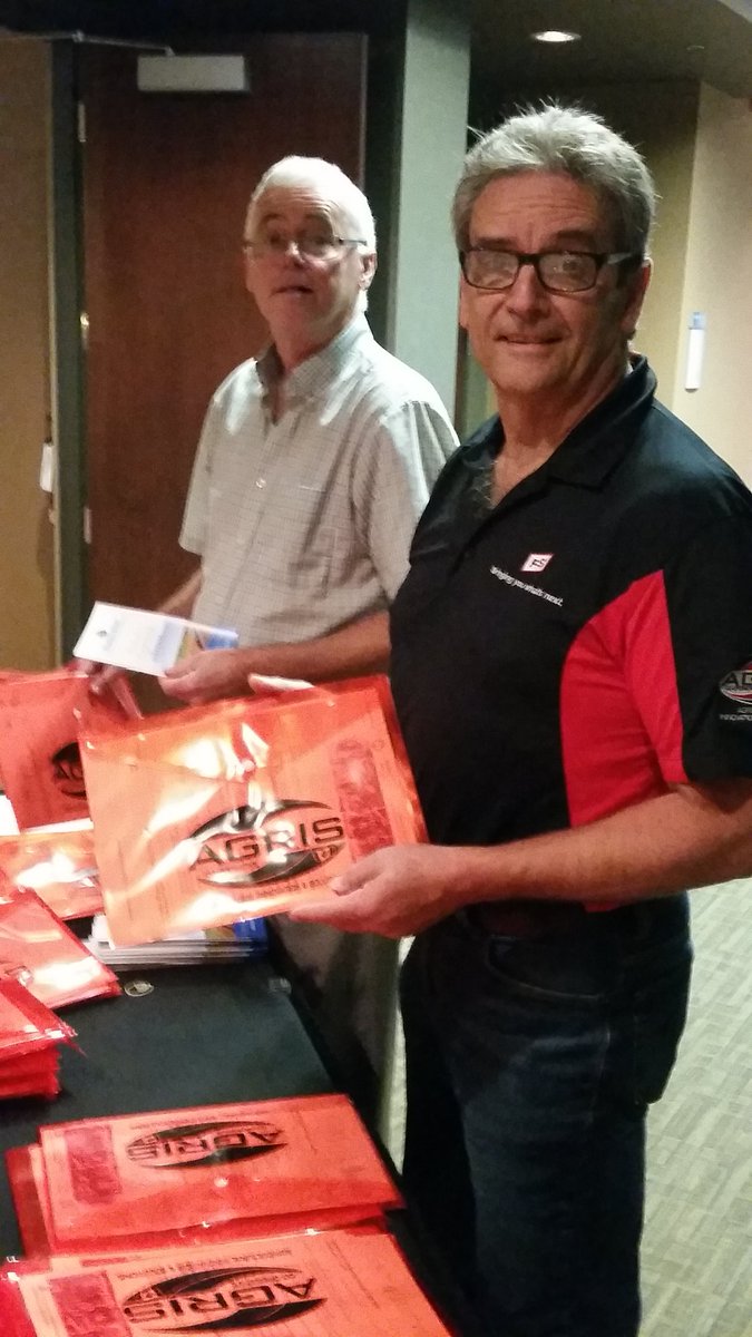 terrystevenson1's tweet photo. Dale Cowan, Charlie Lalonde preparing for ON 4R Nutrient tour today at Bradley Centre in Chatham #4Rtour https://t.co/WZpkDwJWT8