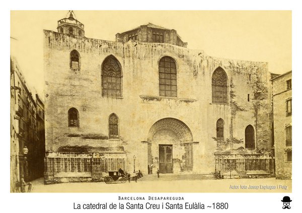 Bcn_CiutatVella's tweet photo. Havies vist com era la Catedral al 1880 abans de la reforma neogòtica? [Foto: Josep Esplugas i Puig] #MemòriaCV https://t.co/dUnYPHGmqN