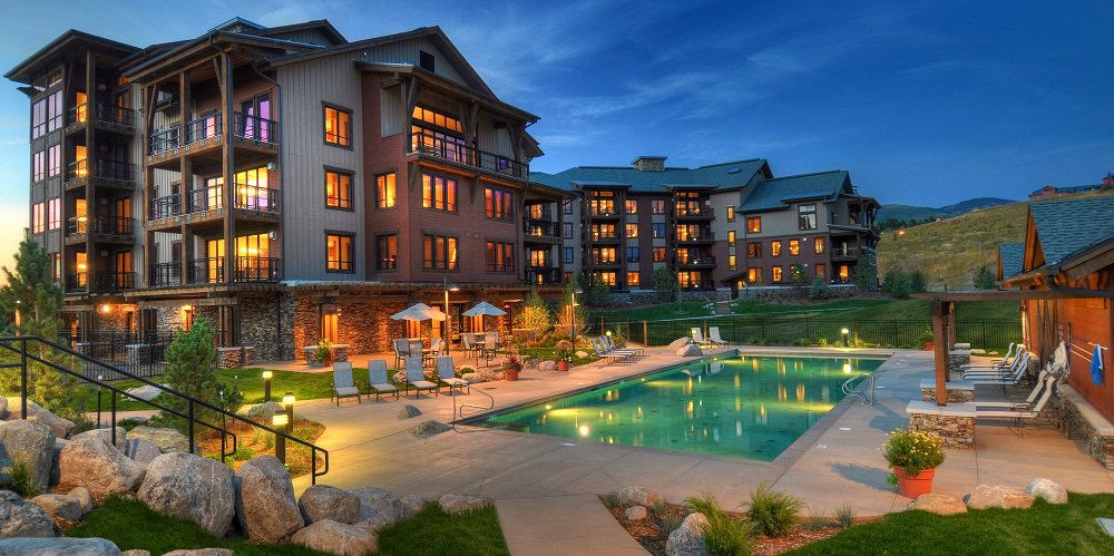 Treat yourself next vacay to a luxurious experience at the Trailhead Lodge; a fully furnished suite lodge: ow.ly/OcsM30dW8f0