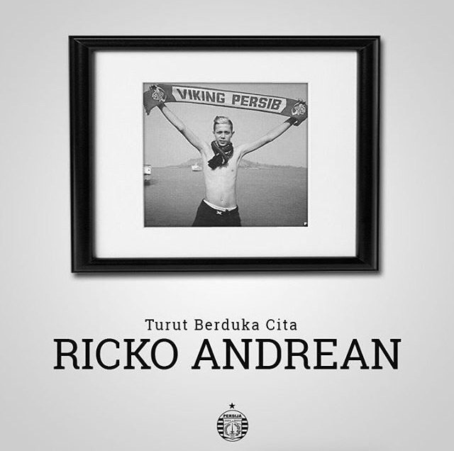 "Tidak ada satu kemenangan pun yang sebanding dengan nyawa".
.
#RIP
#MyDeepestCondolence
#StopKekerasanDalamSepakBola
#WeAreBetterThanThis