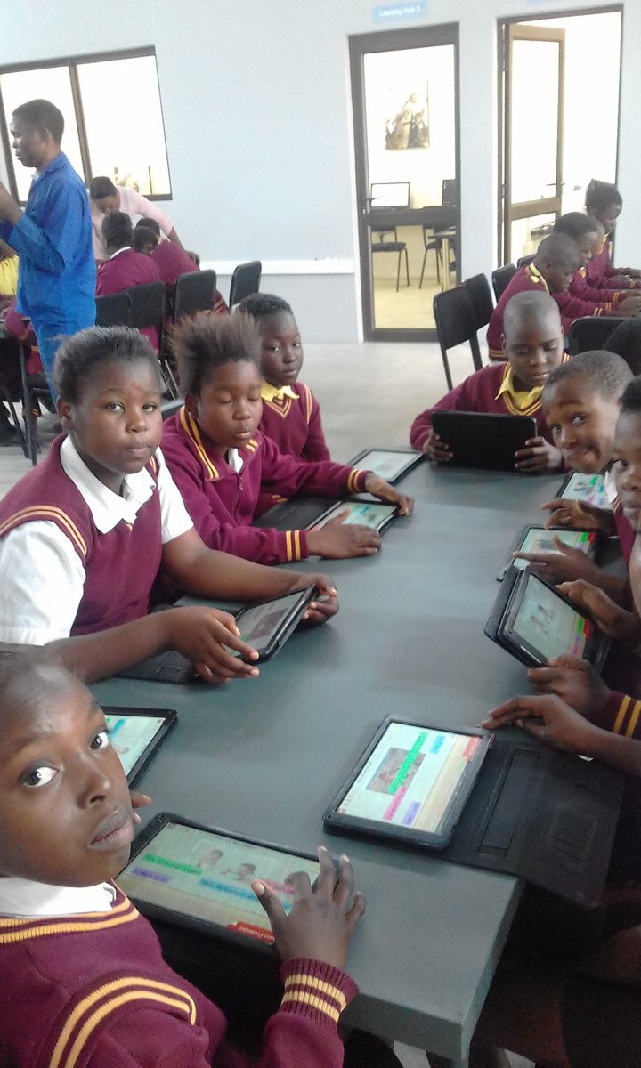 Rosemasilela5's tweet photo. #inspiredbymadiba afternoon classes with the grade 6 @Rosemasilela5 @HuntDLC1 @community_more @GwfOnline https://t.co/CzibVRJBky