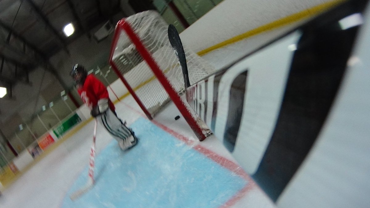 dylan_dundas's tweet photo. Game ready! He didn't even have chance! #alphapov #alphaqx #warriorvip #strikeforspeed #quickstrike @WarriorHockey @HermsSports https://t.co/NMWQ3PzZgS