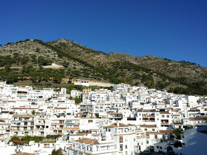 ミハスはスペインにある白い村 美しい街並みや可愛いお土産を紹介 Travelnote トラベルノート