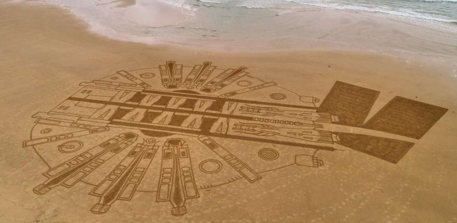 How #Valerian inspires creation : check this amazing #Fanart by <a href="/JehanBenjamin/">Jben beach art</a> on the beach of <a href="/LTBinfo/">La Tremblade</a> ! #WeLoveValerian #beachart