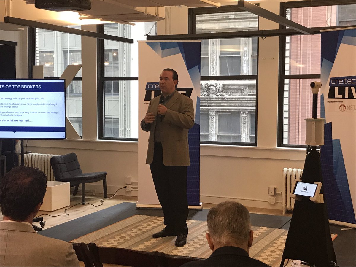 propmodo's tweet photo. Property listing secrets of top brokers from @RealMassive CEO #CREtechLIVE NYC https://t.co/KdUBnoxXWV